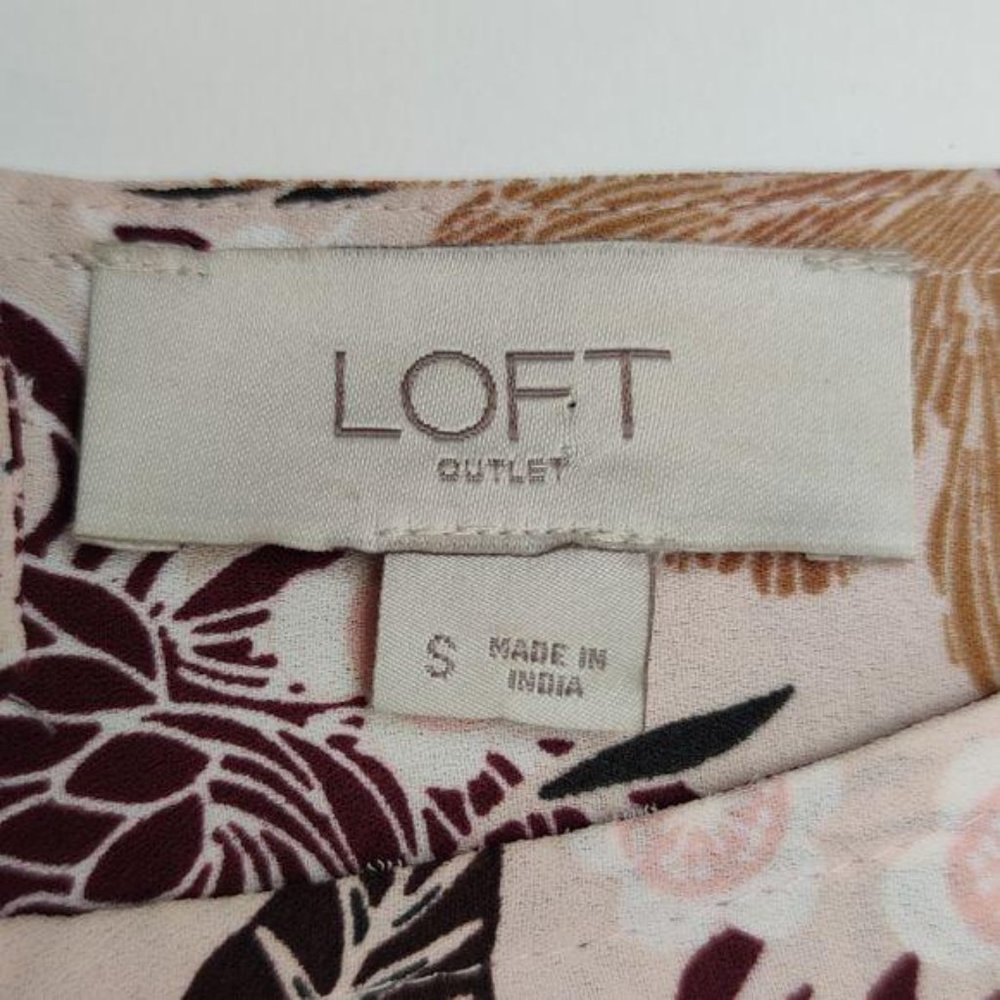 LOFT Long Sleeve Floral top - Picture 9 of 13